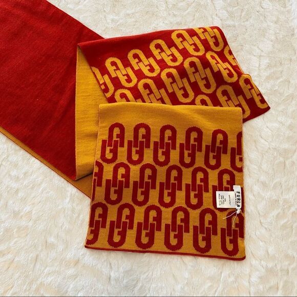 FURLA Wool Blend Link Design Scarf NWOT - Picture 2 of 5